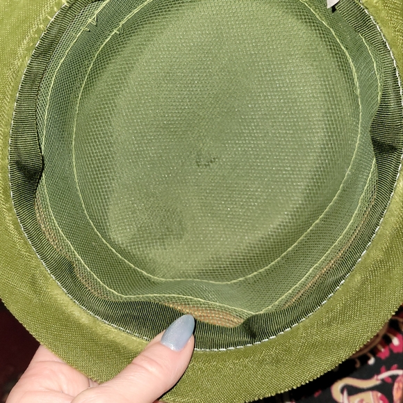 Vintage Velvet Hat - Picture 4 of 6